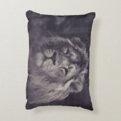 A BEAUTIFUL LION AT PARKEN ZOO SWEDEN アクセントクッション (裏面(縦))