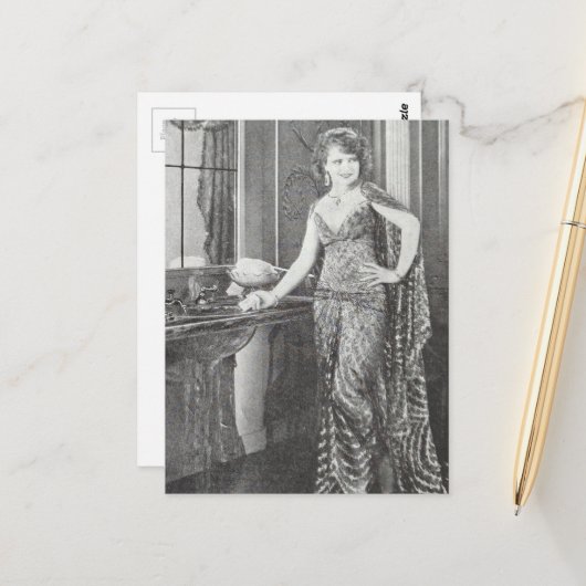 A Beautiful Woman in 1930 Black and White Postcard ポストカード (正面/裏面インサイチュ)