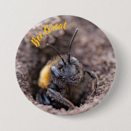 A bee on a badge 缶バッジ
