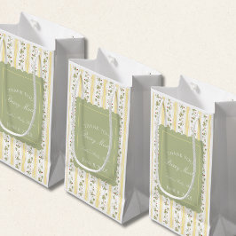 A berry sweet baby is on the way  スモールペーパーバッグ