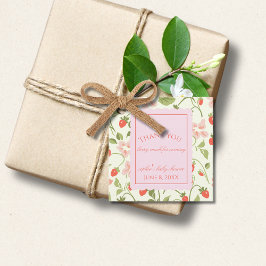 A berry sweet girl is on the way Baby Shower フェイバータグ