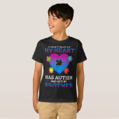 A Big Ece Of My Heart Has Autism My Brother Gift  Tシャツ (正面フル)