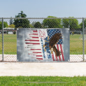 A bold, distressed illustration of a eagle 横断幕 (インサイチュ)