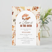 A Bun Is In The Oven Fall Baby Shower 招待状 (スタンド正面)