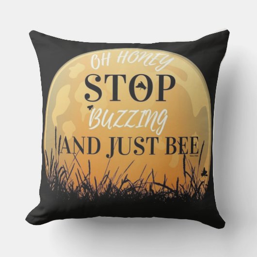 A buzzing black pillow with bee quotes. アウトドアクッション (正面)