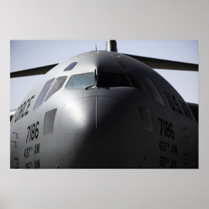 a.c. - 17 Globemaster IIIの前部のクローズアップ ポスター