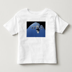 A.C. - 17 Globemaster IIIは燃料2を受け取ります トドラーTシャツ