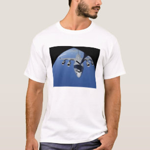A.C. - 17 Globemaster IIIは燃料2を受け取ります Tシャツ