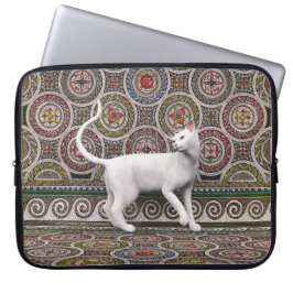 A cat on the mosaic laptop sleeve ラップトップスリーブ