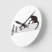 A Cat Toying with Notes ラウンド壁時計 (傾斜)