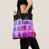 A Collection of Tote Bags on a Roomy トートバッグ (クローズアップ)