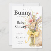 A cute little Floral Bunny Yellow Bow Baby Shower  招待状 (正面)