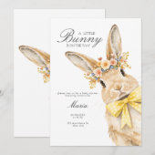 A cute little Floral Bunny Yellow Bow Baby Shower  招待状 (正面/裏面)