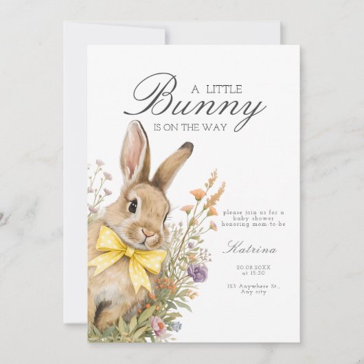 A cute little Floral Bunny Yellow Bow Baby Shower  招待状 (正面)
