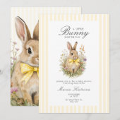 A cute little Floral Bunny Yellow Bow Baby Shower  招待状 (正面/裏面)