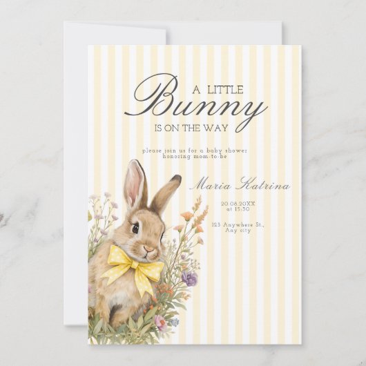 A cute little Floral Bunny Yellow Bow Baby Shower  招待状 (正面)