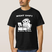 A cute owl, Night Shift, suitable for working Tシャツ (正面)