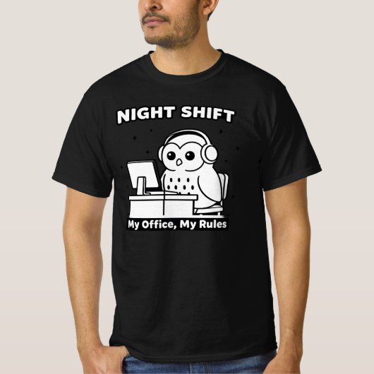 A cute owl, Night Shift, suitable for working Tシャツ (正面)