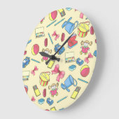 a delicate pattern of children's toys and objects ラージ壁時計 (傾斜)