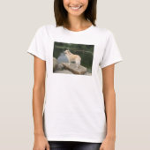 A Dog At A Pond Tシャツ (正面)