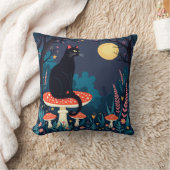 A Familiar Black Cat And Toadstools Halloween 4 クッション (ブランケット)