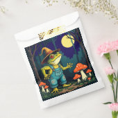 A Familiar Toad Witch Foraging At Night フェイバーバッグ (封をした状態)