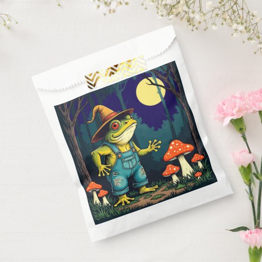 A Familiar Toad Witch Foraging At Night フェイバーバッグ (封をした状態)