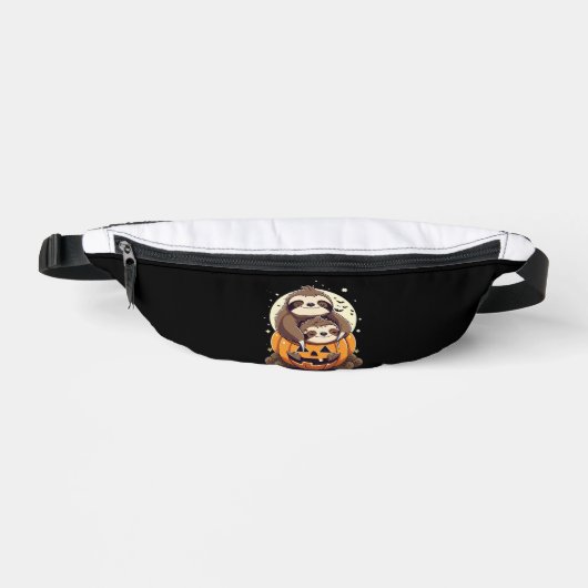 A funny sloth celebrating Halloween Essential T-Sh ファニーパック (正面)