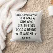 A girl who really liked dogs & diving クッション (ブランケット)