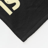 A Guy Like Me Is Hard To Forest Find Funny Bigfoot フリースブランケット (角)