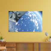 A KC-135ストラトタンカーはB-2精神を反論する キャンバスプリント (インサイチュ (リビング))