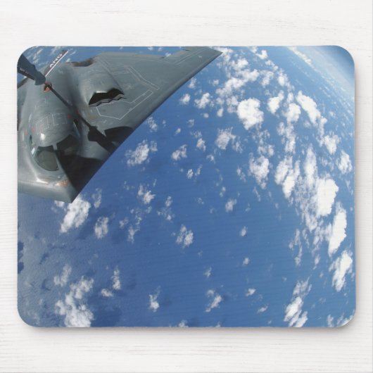 A KC-135ストラトタンカーはB-2精神を反論する マウスパッド (正面)