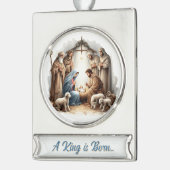 A King Is Born – Nativity Banner Christmas Design シルバープレートバナーオーナメント (左)