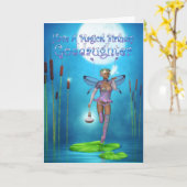 A Lのかわいらしい妖精が付いている教女のバースデー・カード カード (黄色い花)