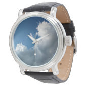 A large curved cloud 腕時計 (アングル)