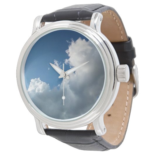 A large curved cloud 腕時計 (アングル)