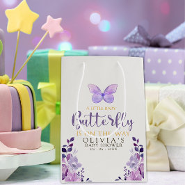 A Little Baby Butterfly is on The Way Baby shower ミディアムペーパーバッグ
