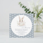 A Little Bunny Dusty Blue QR Code Baby Shower 招待状 (スタンド正面)