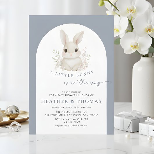 A Little Bunny Elegant Dusty Blue Baby Shower 招待状