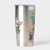 A little Chihuahua who loves basketball 保温保冷タンブラー (右面)