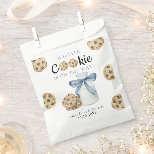 A Little CookieがBaby showerの途中にある フェイバーバッグ (クリップ留めされた状態)