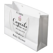 A little cupcake is on its way baby shower name da ラージペーパーバッグ (正面アングル)