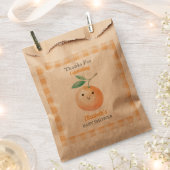 A Little Cutie Orange Gingham Citrus Baby Shower フェイバーバッグ (クリップ留めされた状態)