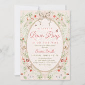 A Little Love Bug Strawberry Floral Baby Shower 招待状 (正面)