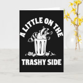 A Little On The Trashy Side – Funny Raccoon Trash カード (黄色い花)