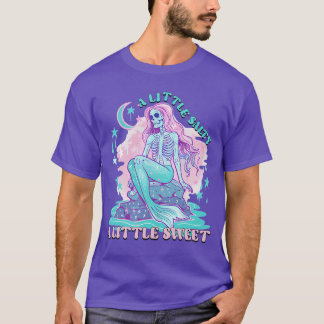 A Little Salty A Little Sweet Mermaid Skeleton Sum Tシャツ