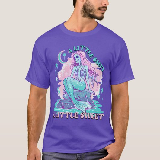A Little Salty A Little Sweet Mermaid Skeleton Sum Tシャツ (正面)