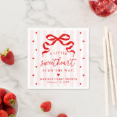 A Little Sweetheart Pink and Red Bow Baby Shower スタンダードカクテルナプキン (インサイチュ)