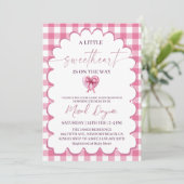 A Little Sweetheart  Pink Bow Heart Baby Shower 招待状 (スタンド正面)