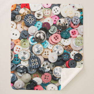 A lot of colorful sewing buttons of different colo シェルパブランケット